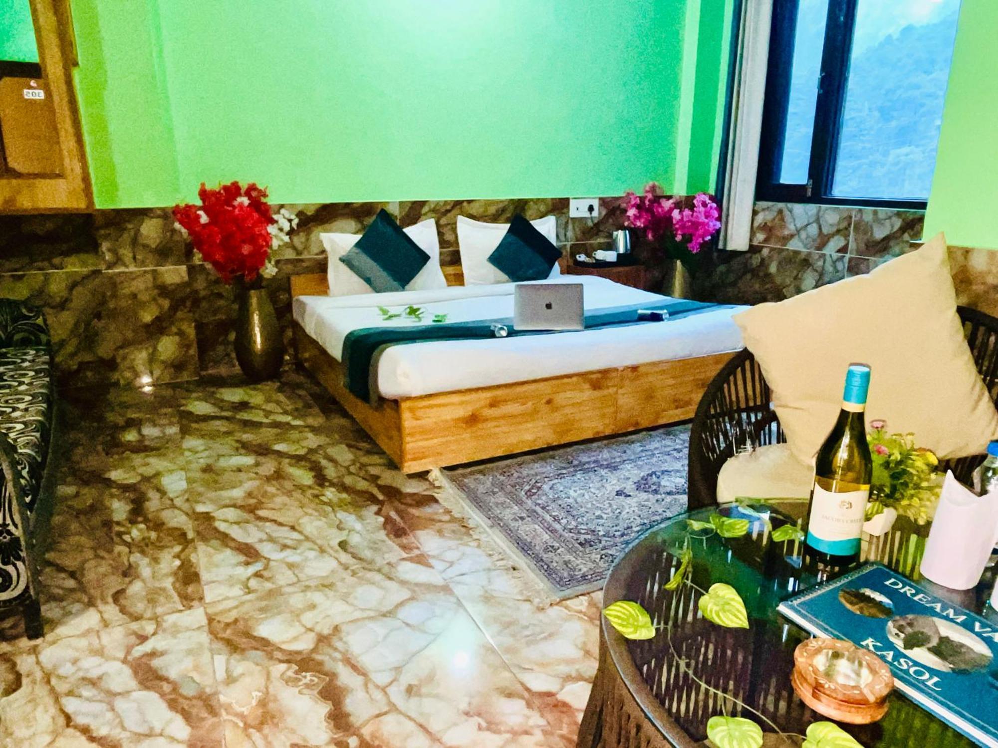 Russian Unit Kasol By Valley ภายนอก รูปภาพ