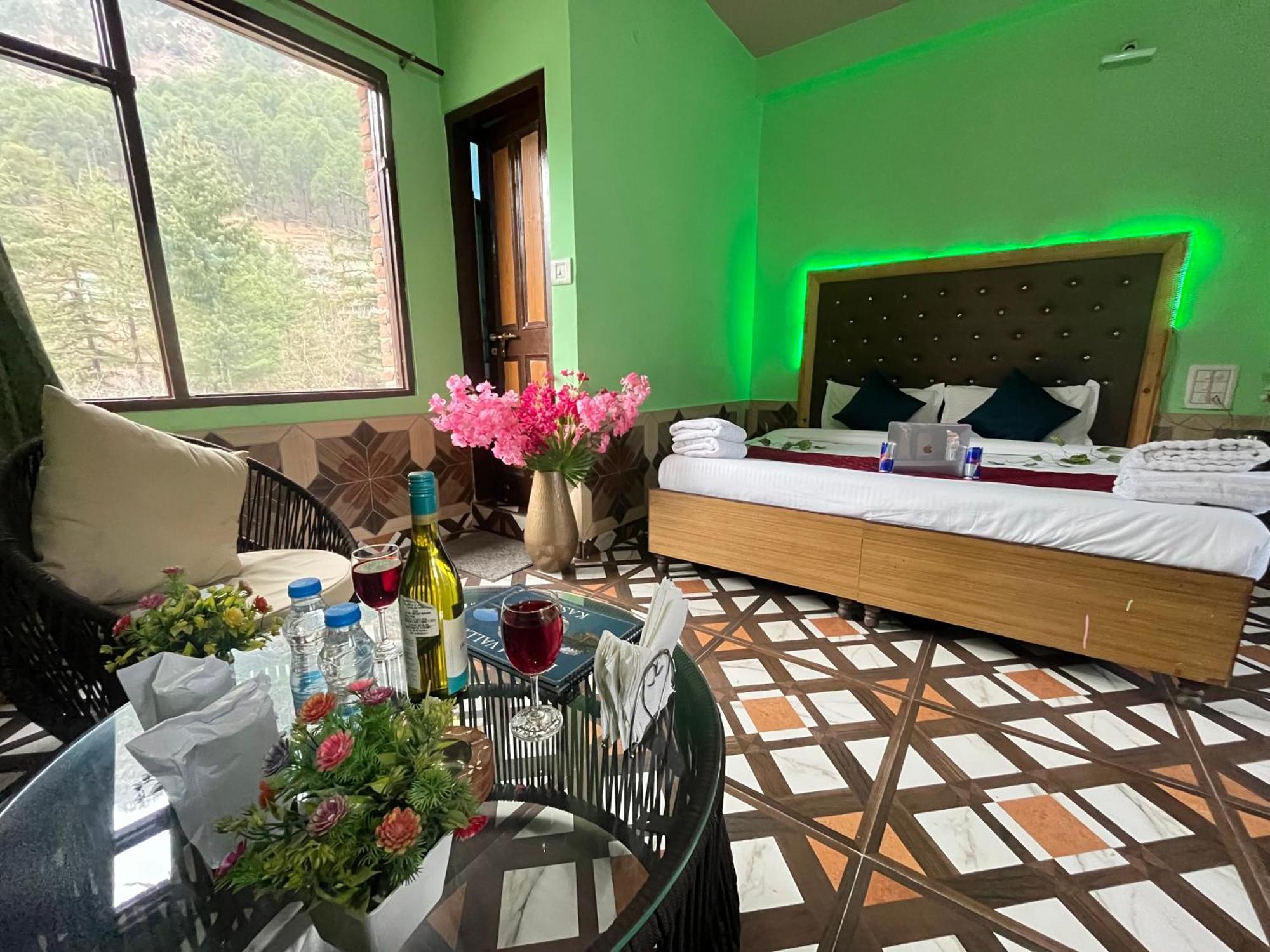 Russian Unit Kasol By Valley ภายนอก รูปภาพ