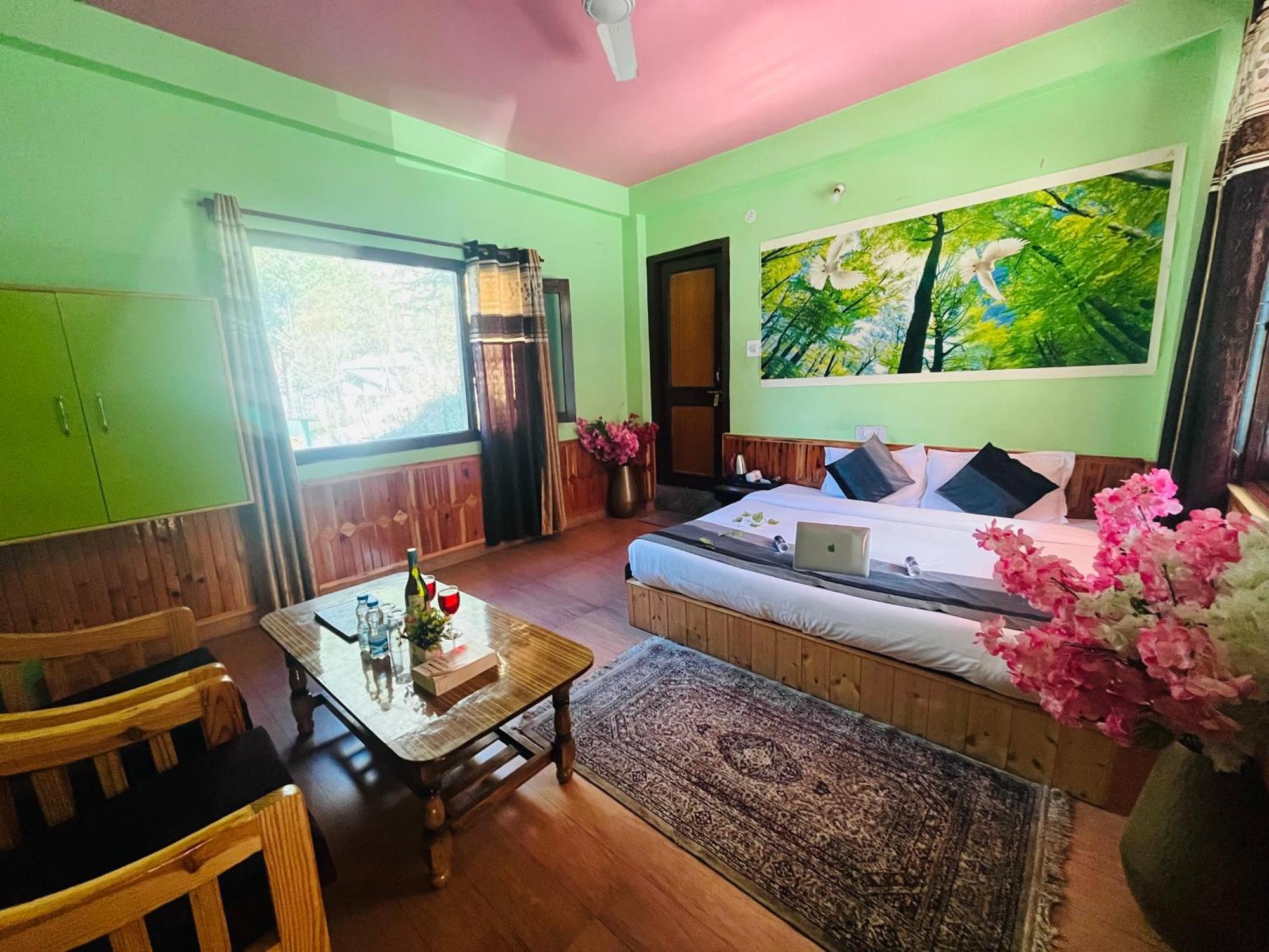 Russian Unit Kasol By Valley ภายนอก รูปภาพ