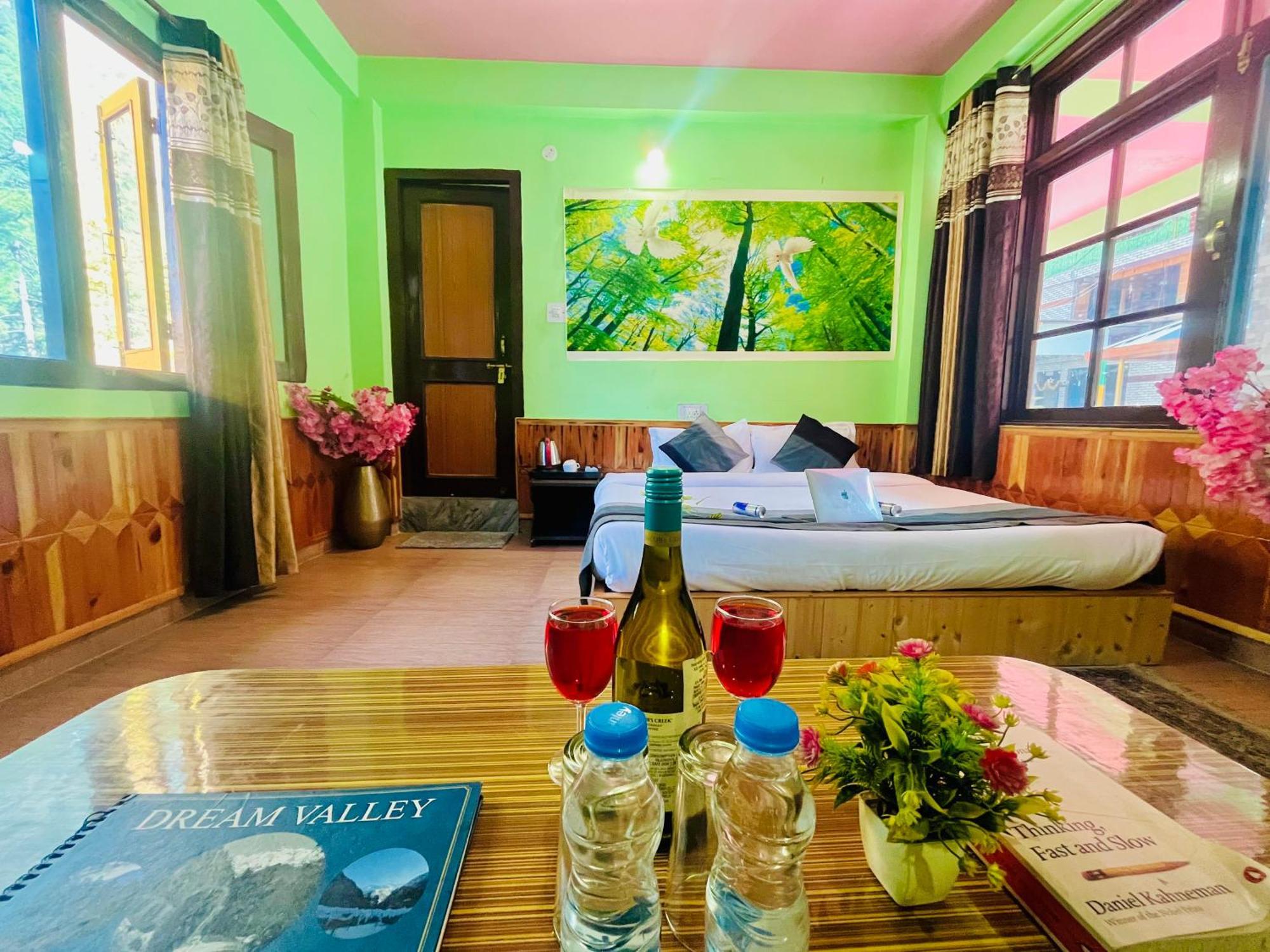Russian Unit Kasol By Valley ภายนอก รูปภาพ