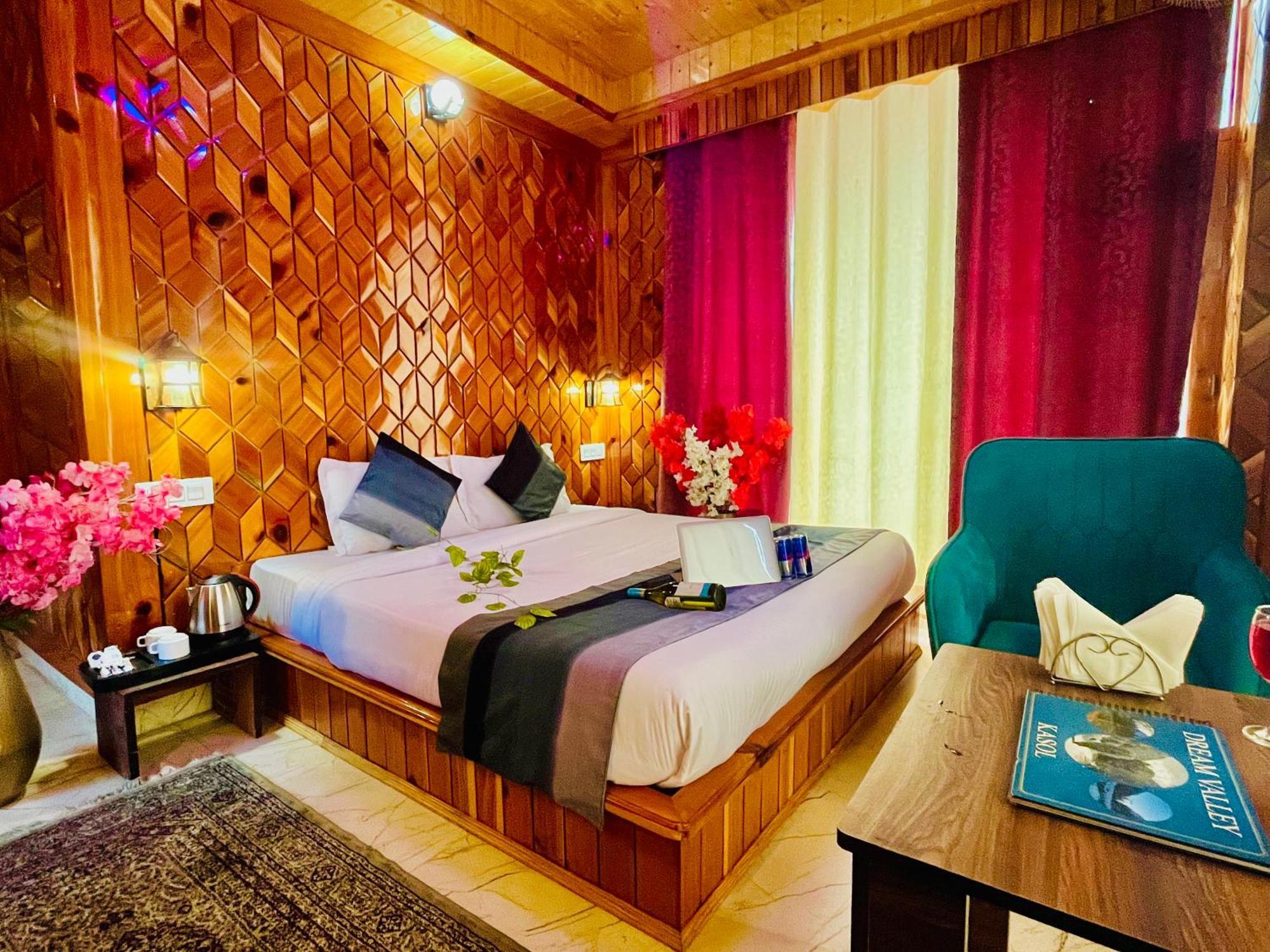 Russian Unit Kasol By Valley ภายนอก รูปภาพ