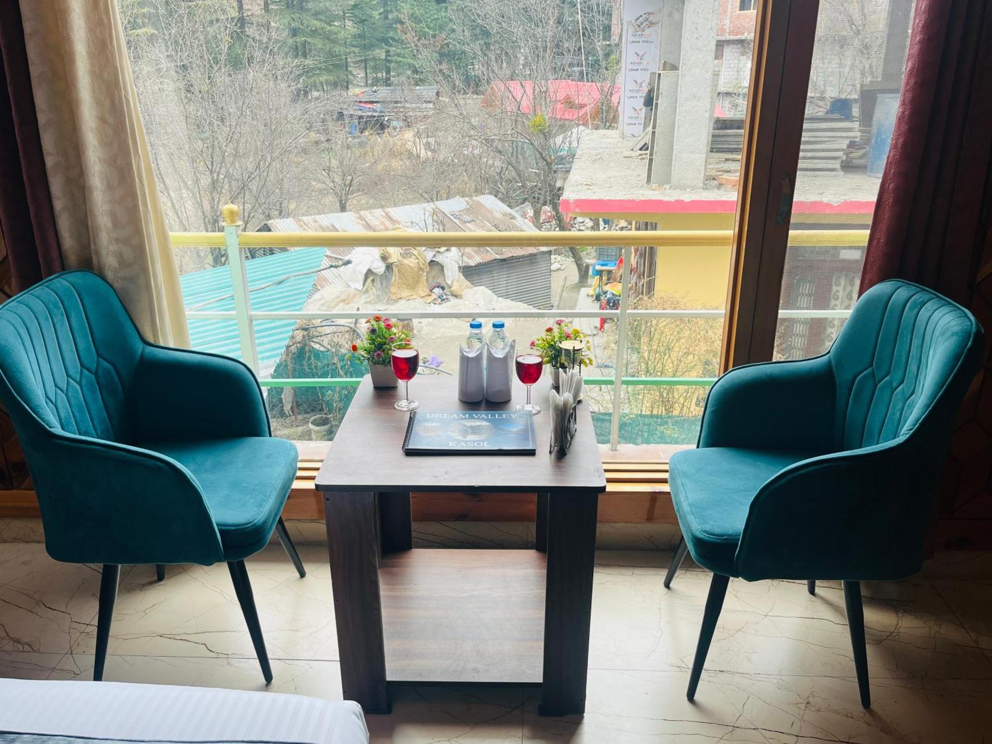 Russian Unit Kasol By Valley ภายนอก รูปภาพ