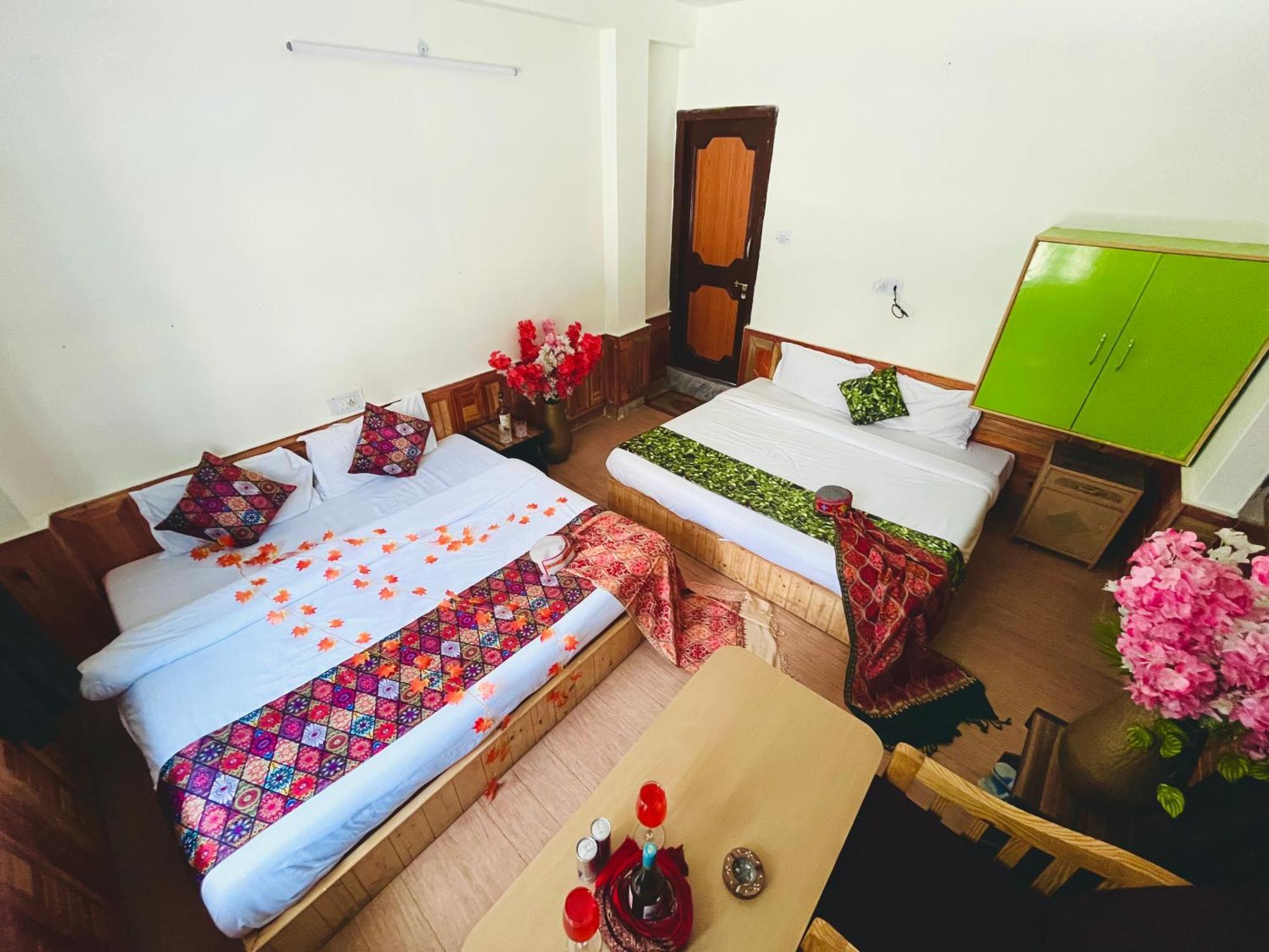 Russian Unit Kasol By Valley ภายนอก รูปภาพ